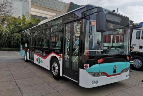 濟(jì)南首輛無(wú)人駕駛公交車亮相，黑科技滿滿！