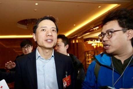 李彥宏：人工智能立法不該太超前，百度已有50張自動(dòng)駕駛測(cè)試證