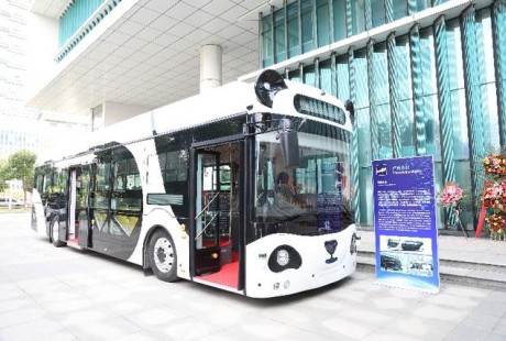 自動(dòng)駕駛公交車在天津投入運(yùn)營(yíng)