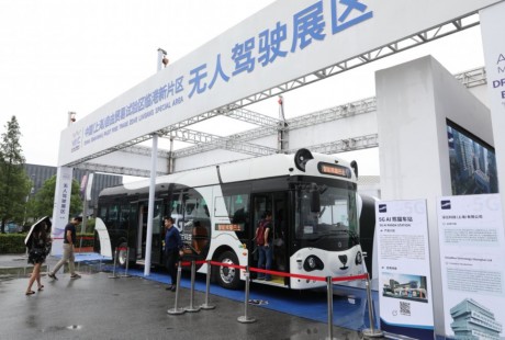 廣州之后，深蘭獲上海首張自動(dòng)駕駛公交車牌照