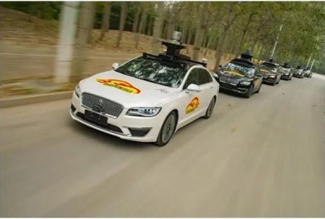 實車測試、模擬仿真：自動駕駛前進(jìn)的雙引擎