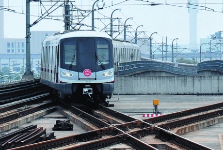 上海在建設(shè)的一條地鐵線，將采用無人駕駛新型列車，共設(shè)30座車站