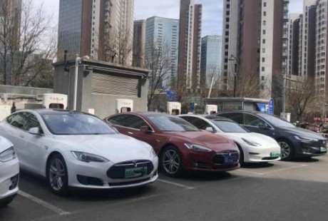 特斯拉推出軟件更新，讓其汽車攝像頭看到限速標志