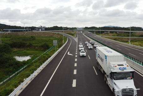 京雄高速公路將建設(shè)“無(wú)人駕駛專(zhuān)用車(chē)道”